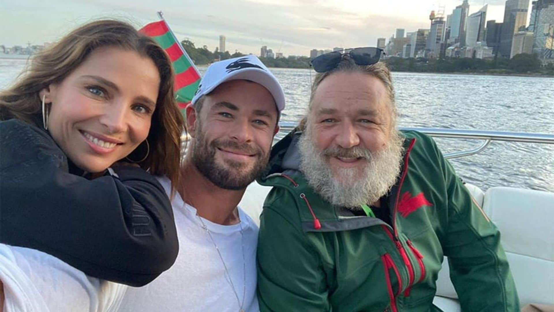 Conocemos el porqué de las últimas fotos de Russell Crowe con Elsa Pataky y Chris Hemsworth