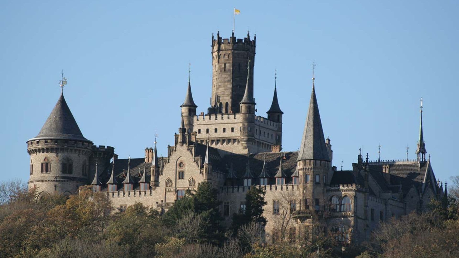 El castillo de la discordia que enfrenta a los Hannover en los tribunales:  así es el increíble palacio de Marienburg