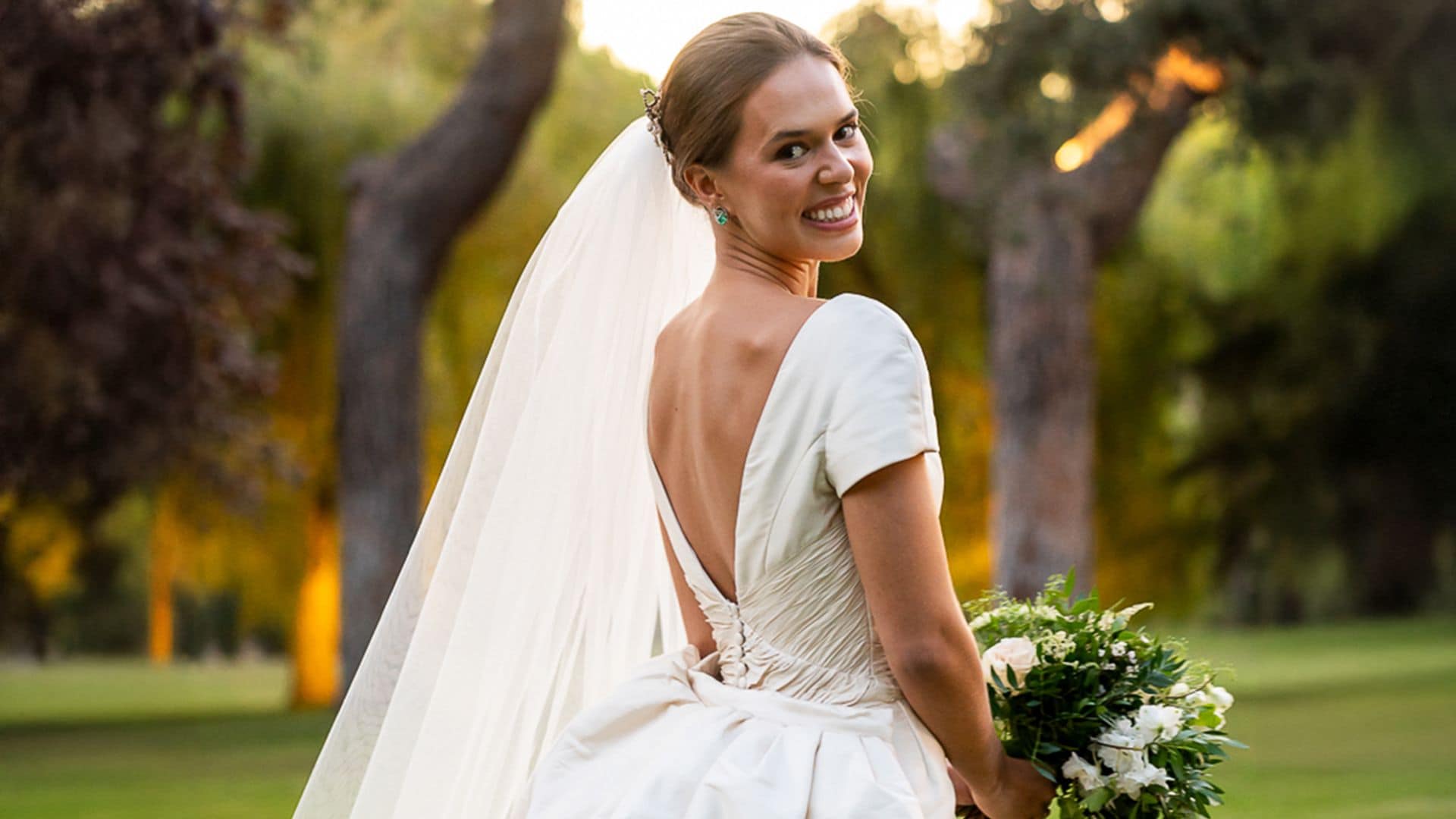 El vestido de novia de Patricia: un diseño reciclado que su madre llevó hace 30 años