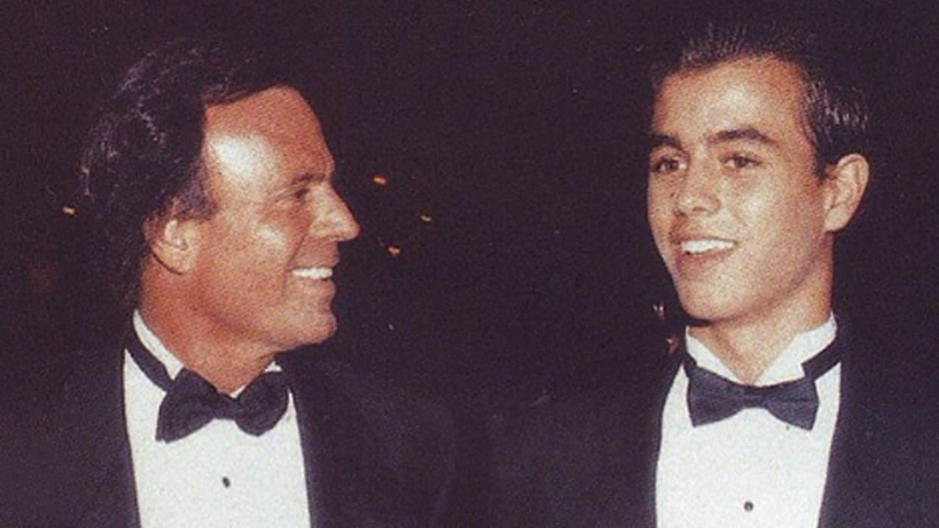 Julio Iglesias envía un cariñoso mensaje de cumpleaños a su hijo Enrique Iglesias