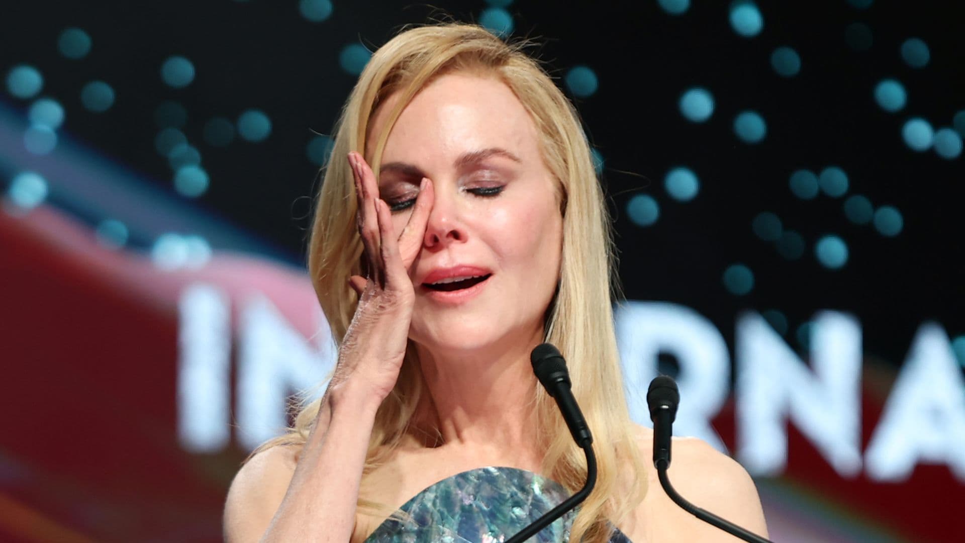 Las lágrimas de Nicole Kidman durante la gala al recordar a su madre, recientemente fallecida