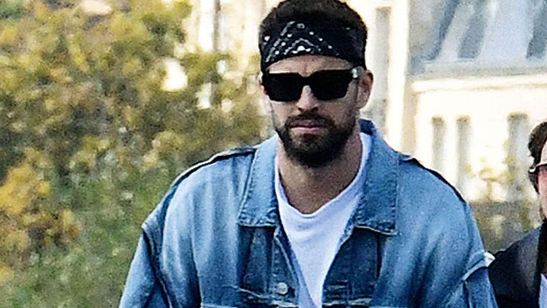 EXCLUSIVA: El look más rockero y sorprendente de Gerard Piqué para su cita con Clara Chía