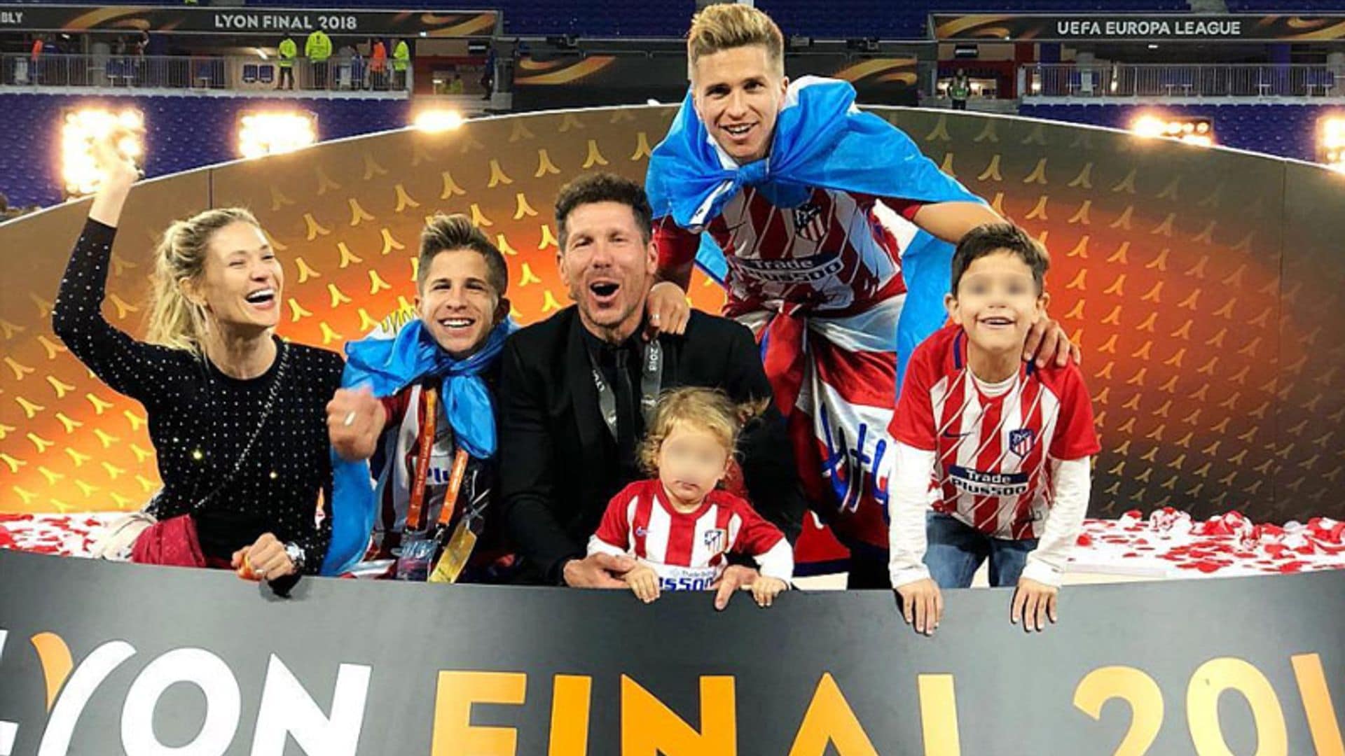 ¡Animando a papá! La pequeña Francesca y sus hermanos mayores, los mejores fans de Simeone