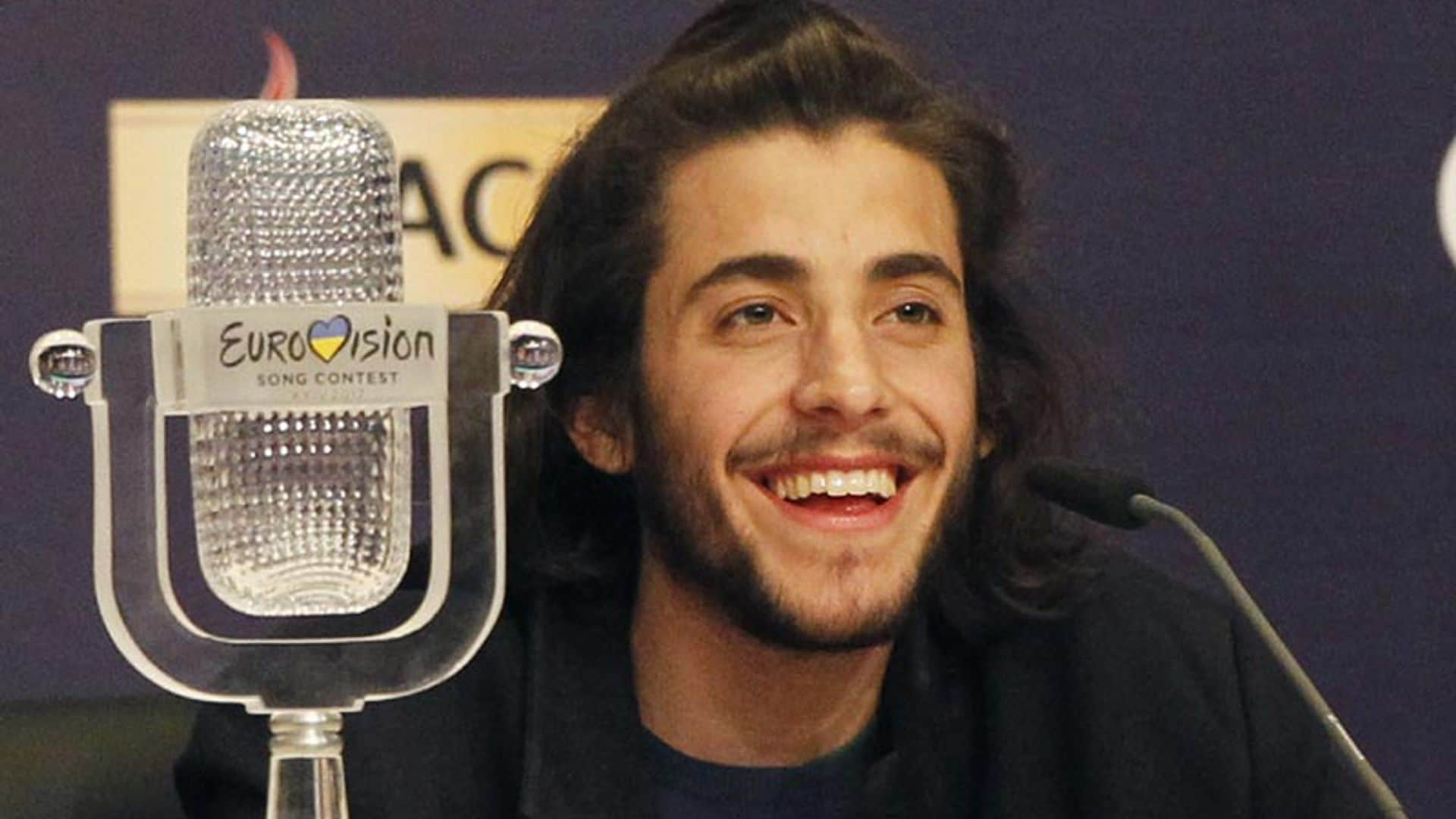 Salvador Sobral permanece conectado a un corazón artificial mientras espera un trasplante