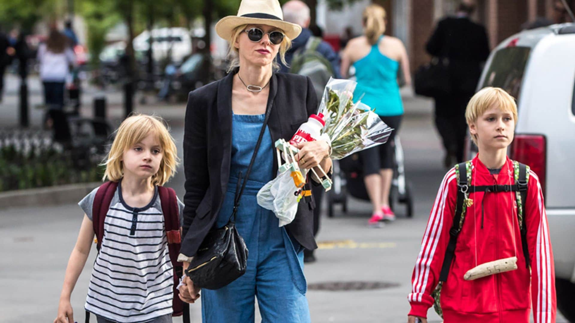 Los trucos de Naomi Watts para dar las buenas noches a sus hijos desde la distancia