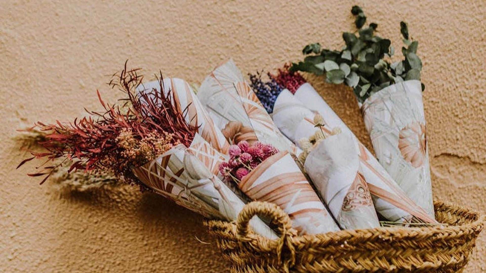 El curioso ramo de flores que une a novias y damas de honor