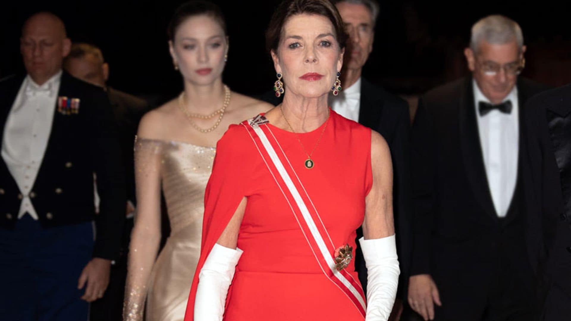 Carolina de Mónaco se fija en el vestido rojo más icónico de doña Letizia