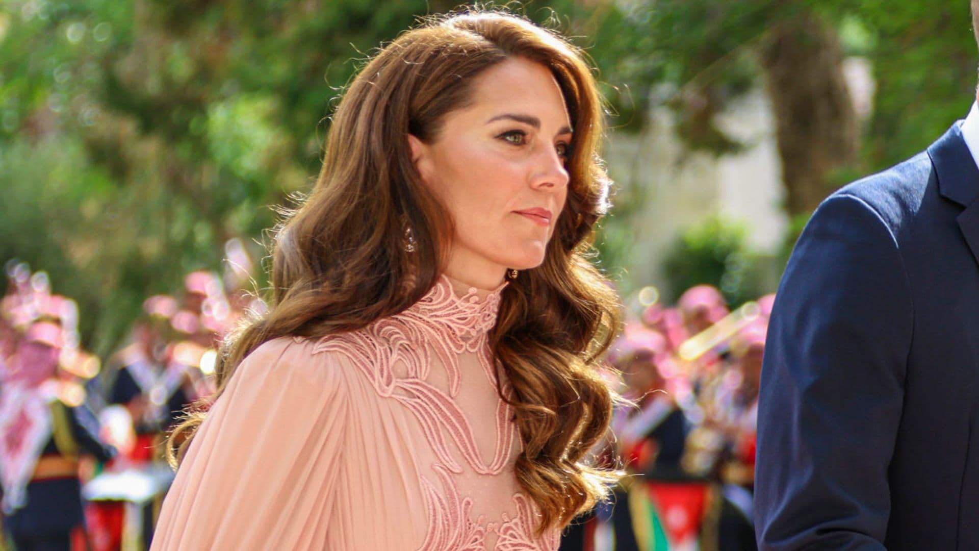 12 peinados de invitada fáciles que las 'royals' han llevado en bodas