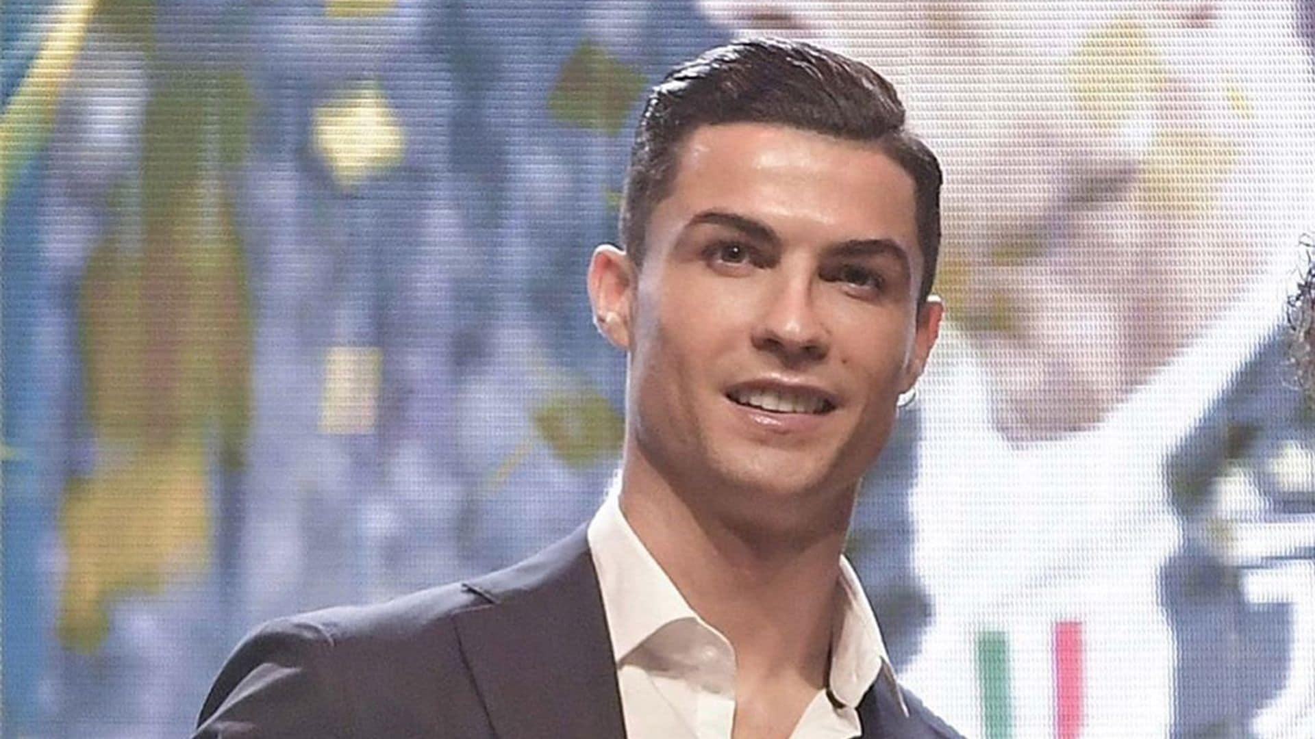 ¡Calvo y con bigote! La foto de Cristiano Ronaldo que enloquece a sus fans