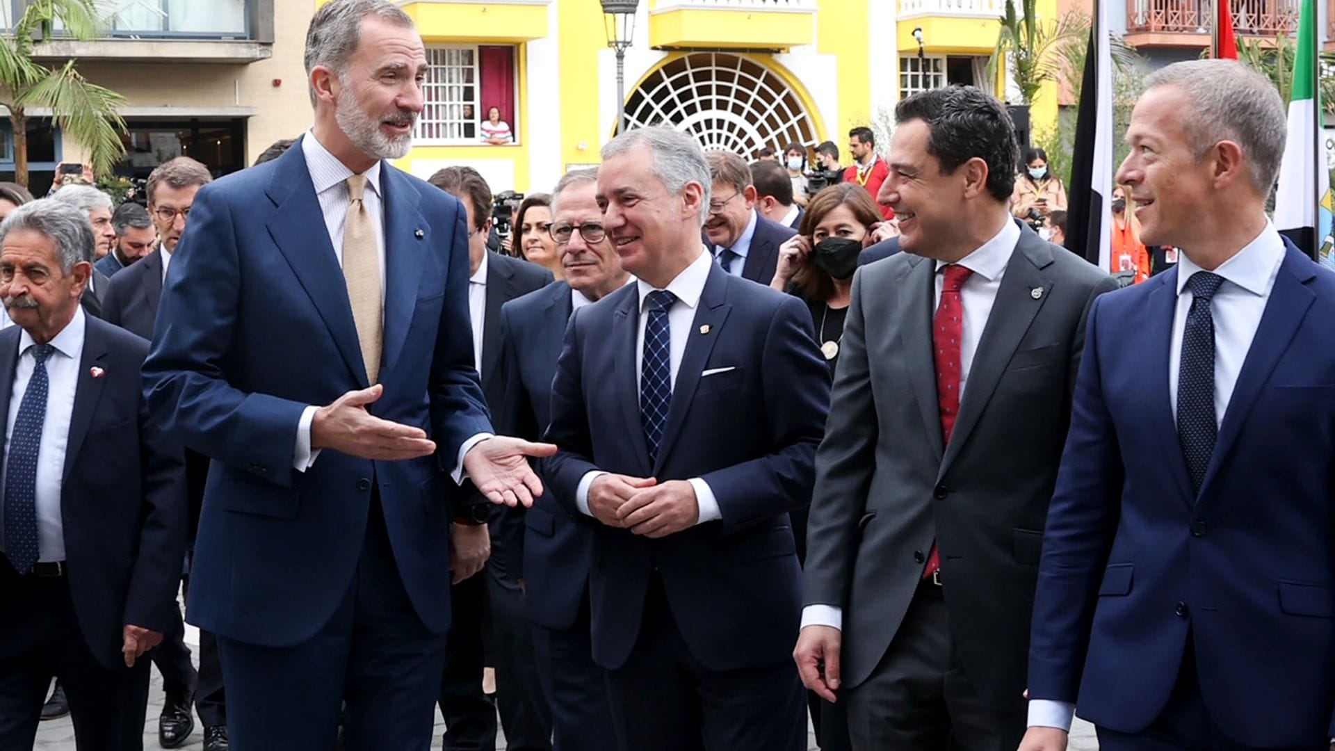 El rey Felipe culmina su emotivo viaje a La Palma con la cumbre de presidentes autonómicos