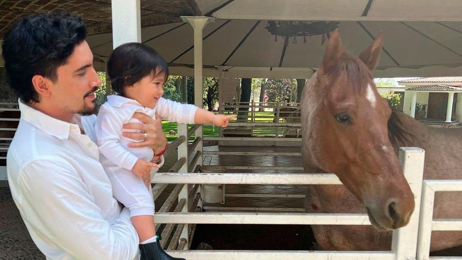 Álex Fernández y su hija Mía disfrutan de una divertida visita al rancho Los Tres Potrillos