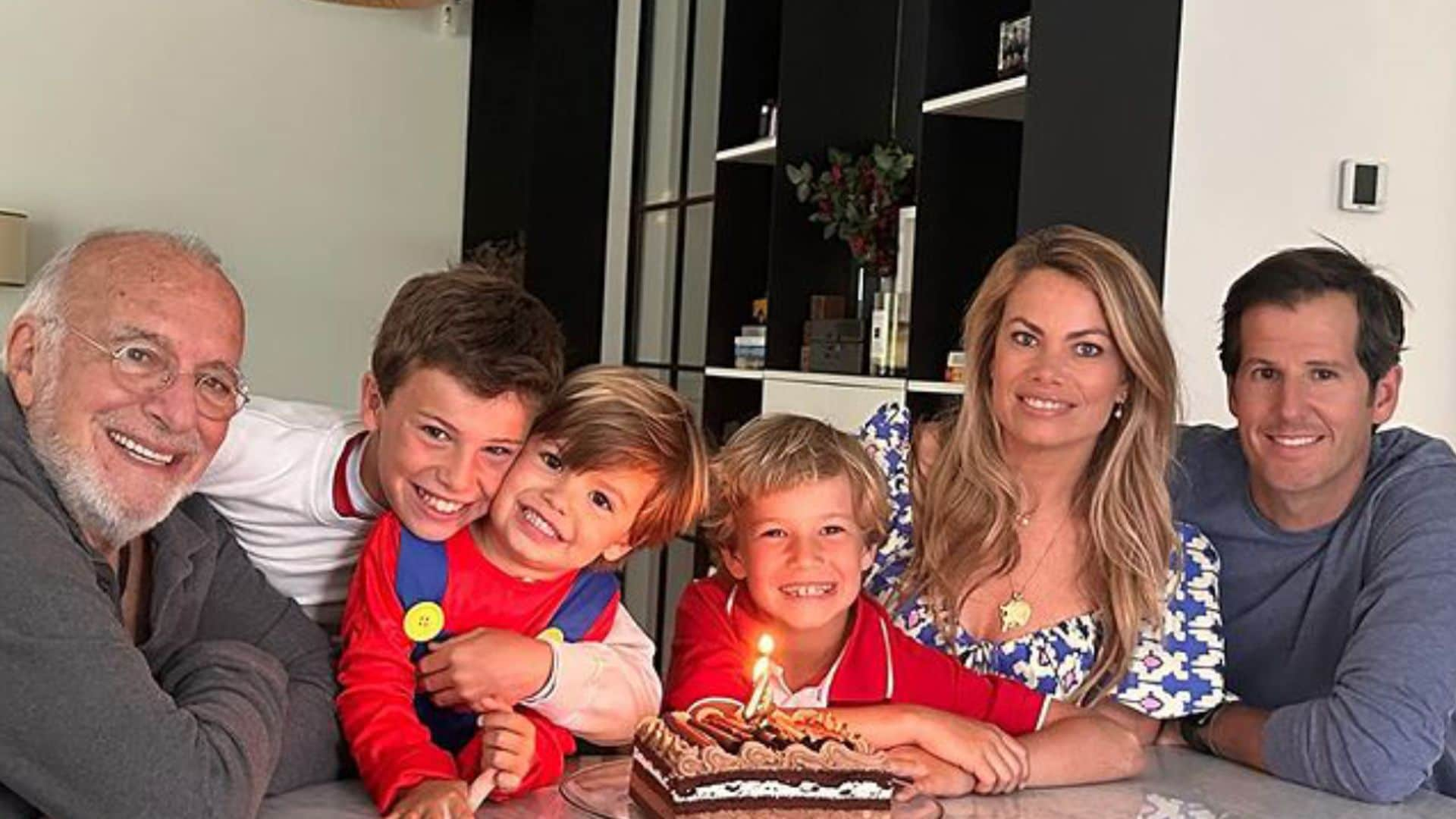 Carla Goyanes y su familia se reúnen para celebrar por todo lo alto el cumpleaños del más pequeño de la casa