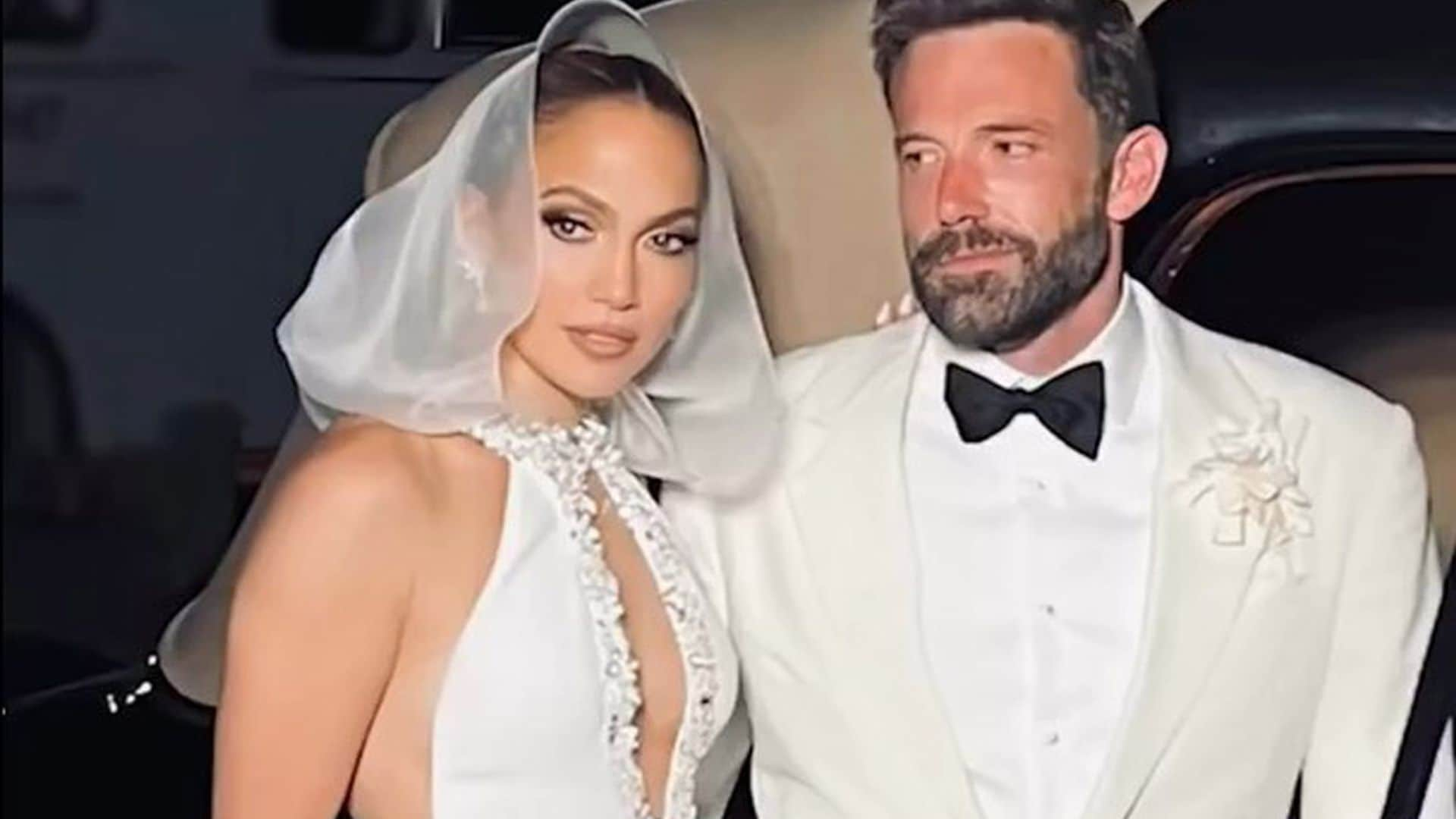 Las imágenes inéditas con las que Jennifer Lopez resume el año en el que selló su amor con Ben Affleck