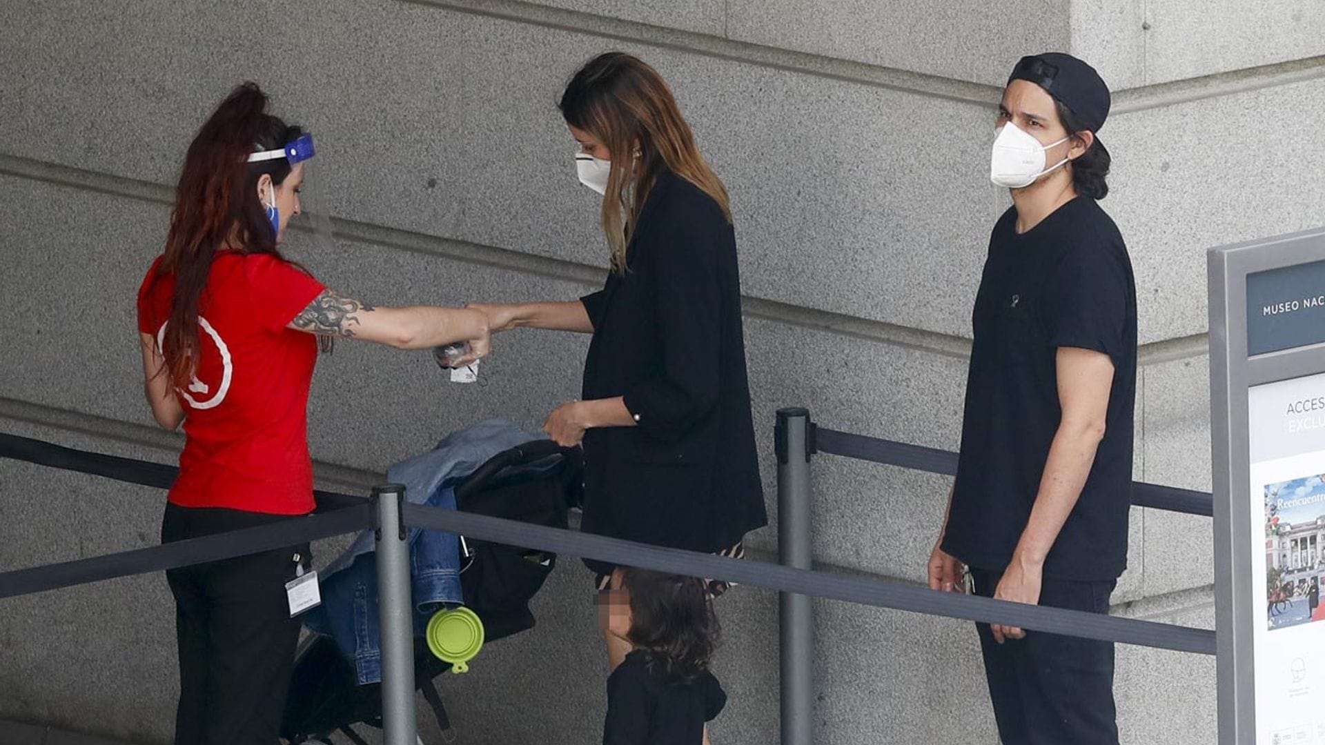 La tarde en el museo de Dafne Fernández con su marido y su hijo tras el confinamiento