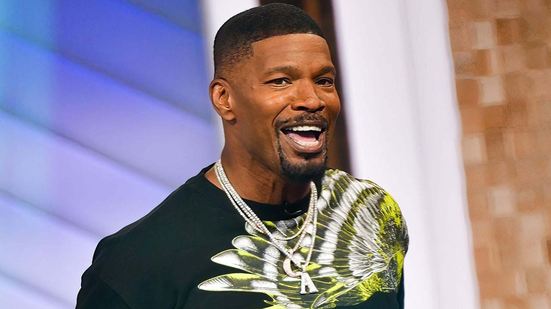 Jamie Foxx reaparece sonriente y recuperado a bordo de un yate tras sus graves problemas de salud