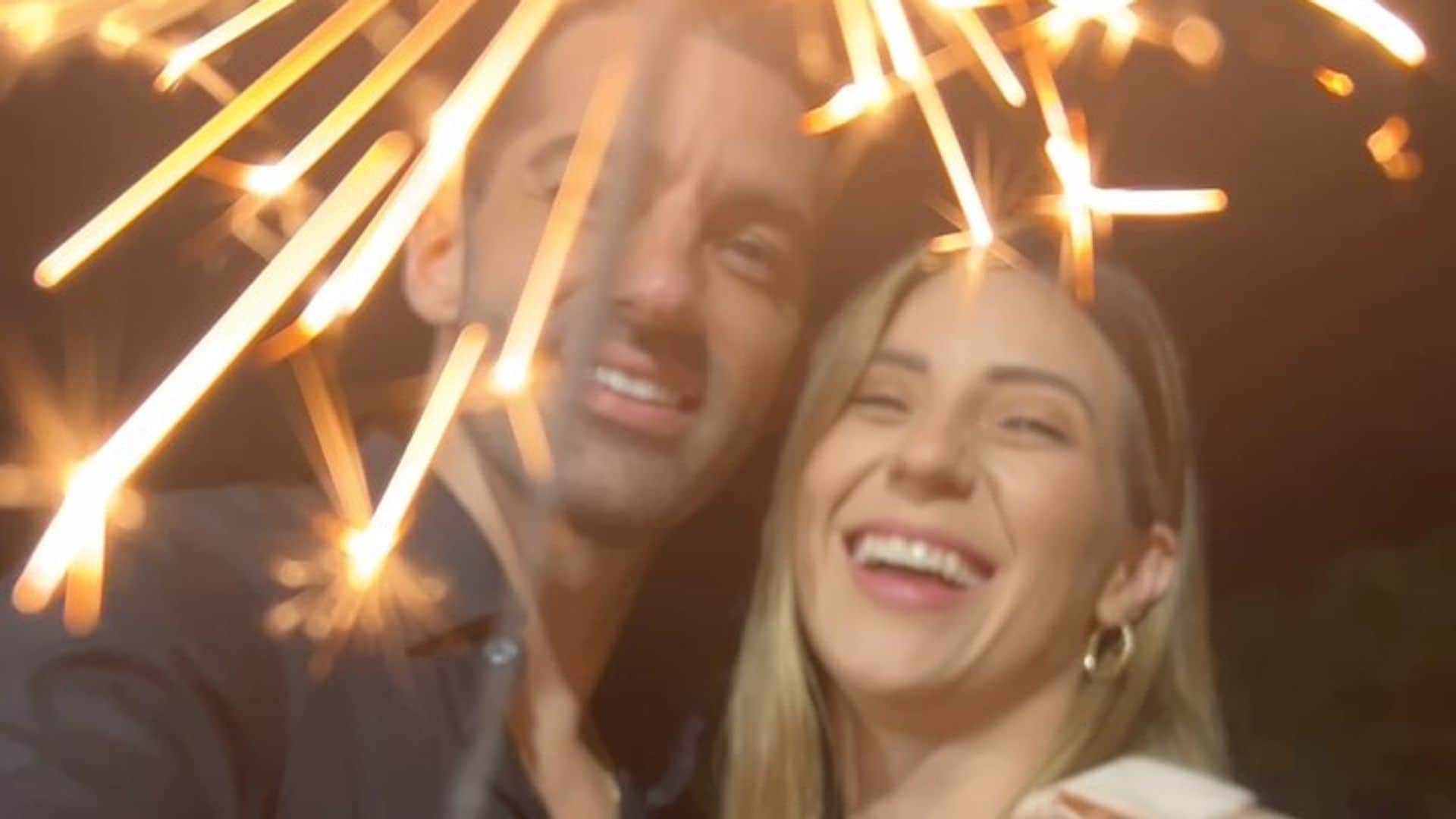 Enamorado, Toni Costa celebra el inicio de nuevos proyectos al lado de su novia Mimi Ortiz