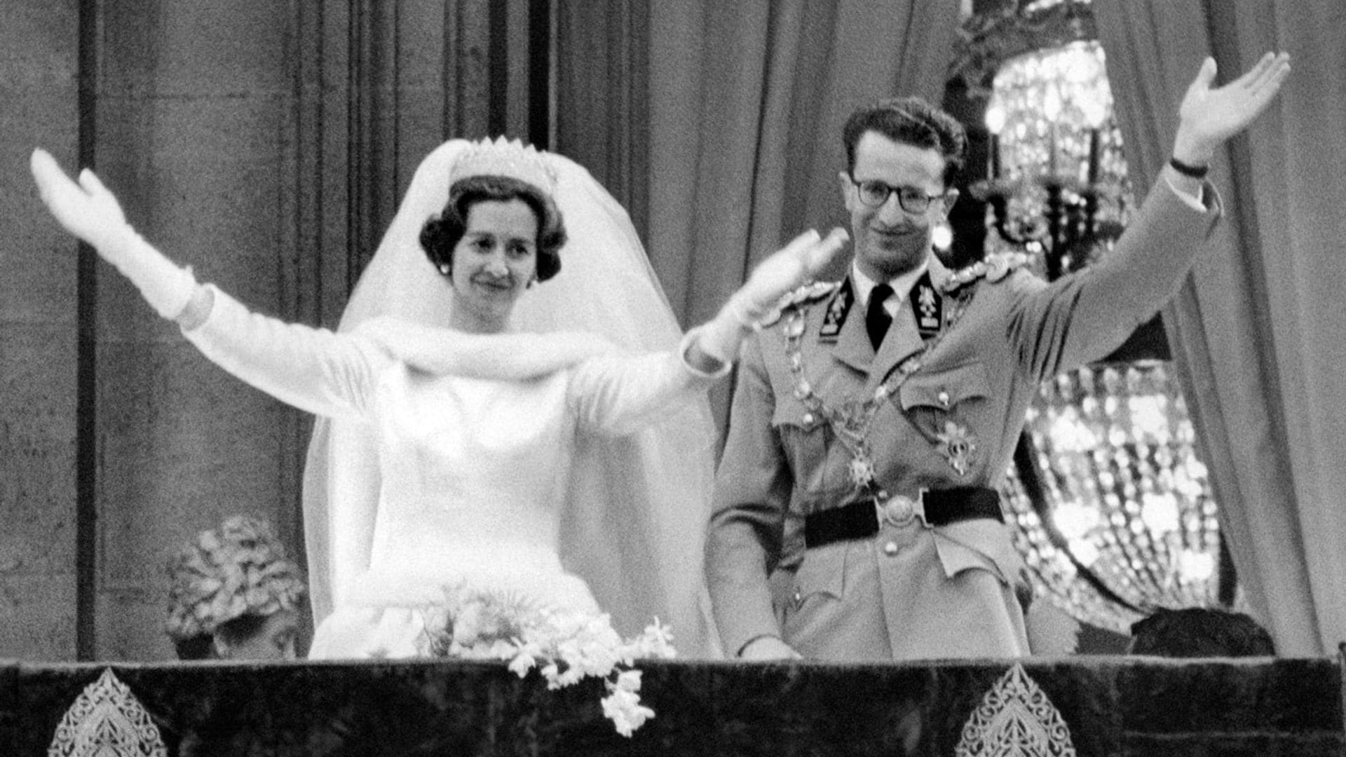 El vestido 'royal' que la serie sobre Balenciaga ha vuelto a la actualidad más de medio siglo después