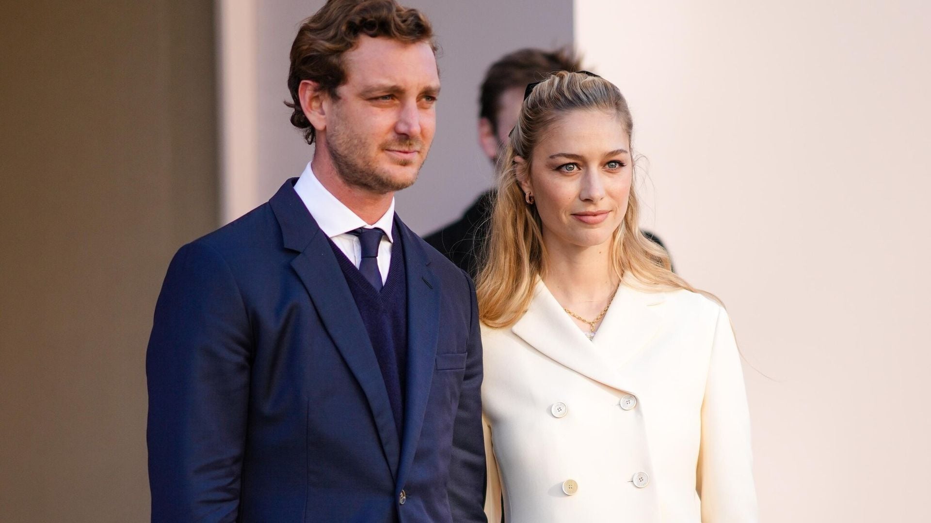 Pierre Casiraghi y Beatrice Borromeo inauguran el año con mucho amor en los Alpes