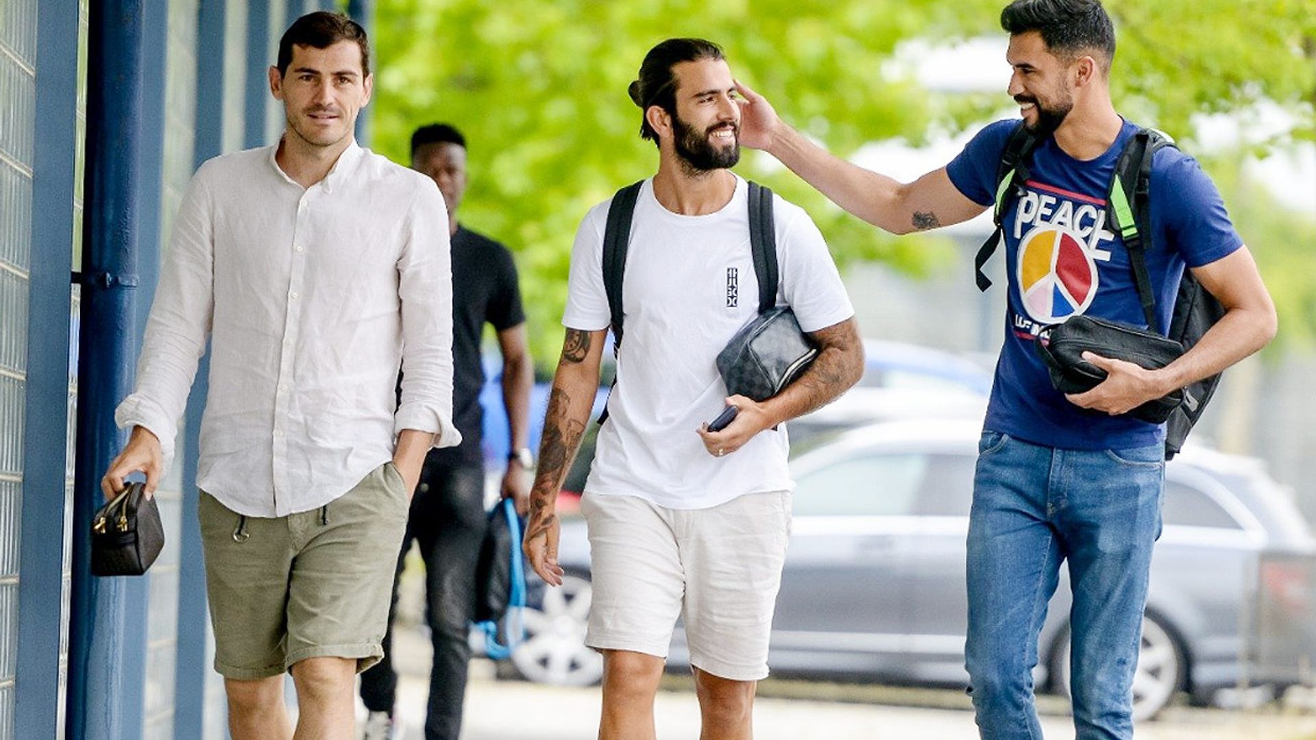 Un ilusionado Iker Casillas vuelve al trabajo con el Oporto dos meses después de su infarto