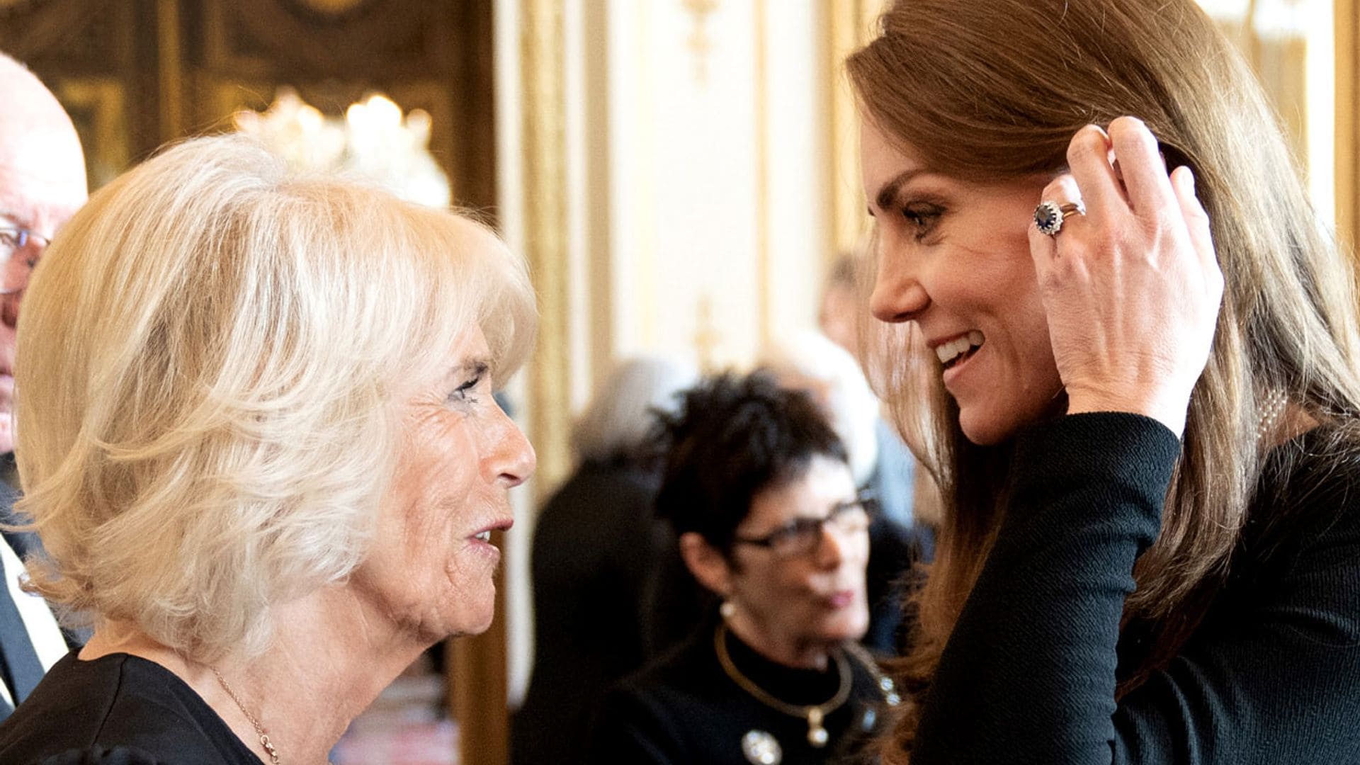 La buena sintonía de Camilla y Kate, flamantes reina consorte y princesa de Gales, en Buckingham Palace