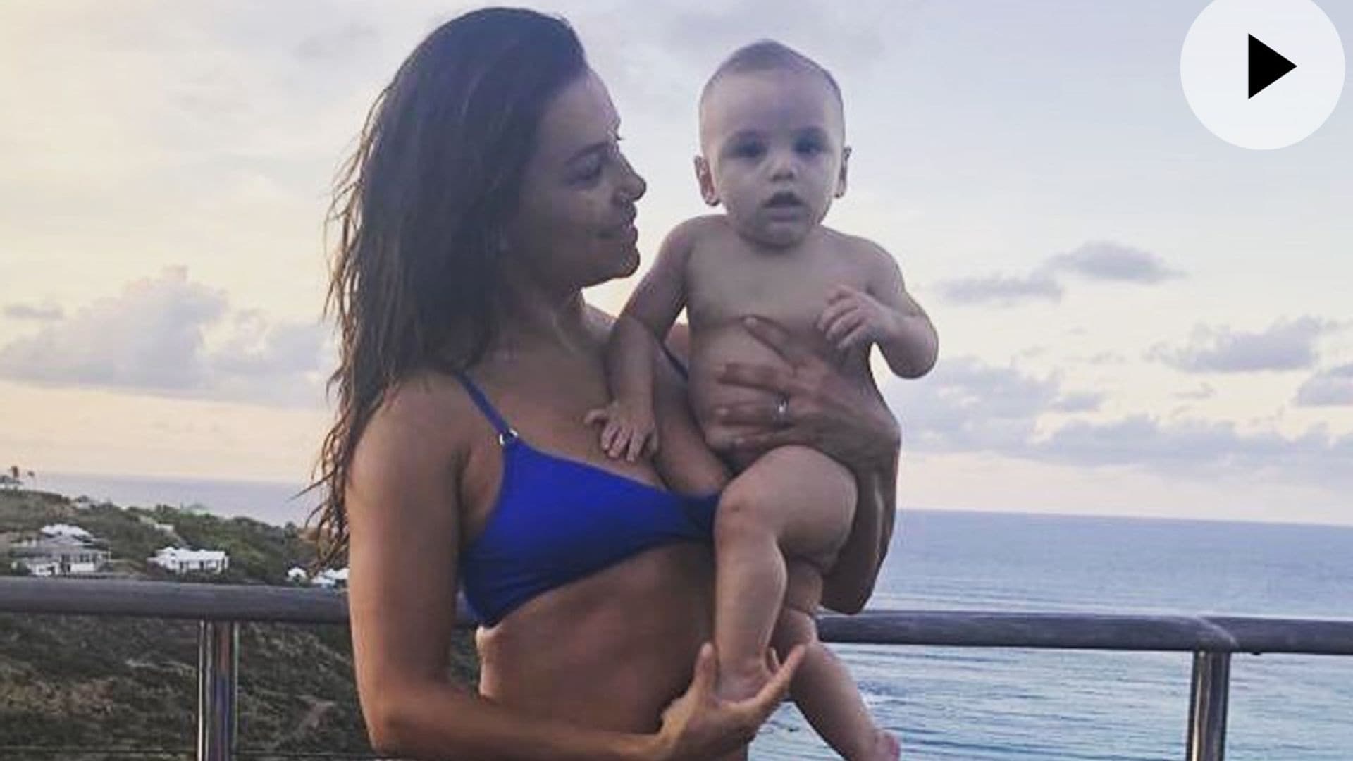 Eva Longoria se lleva al pequeño Santi de vacaciones familiares a Barcelona