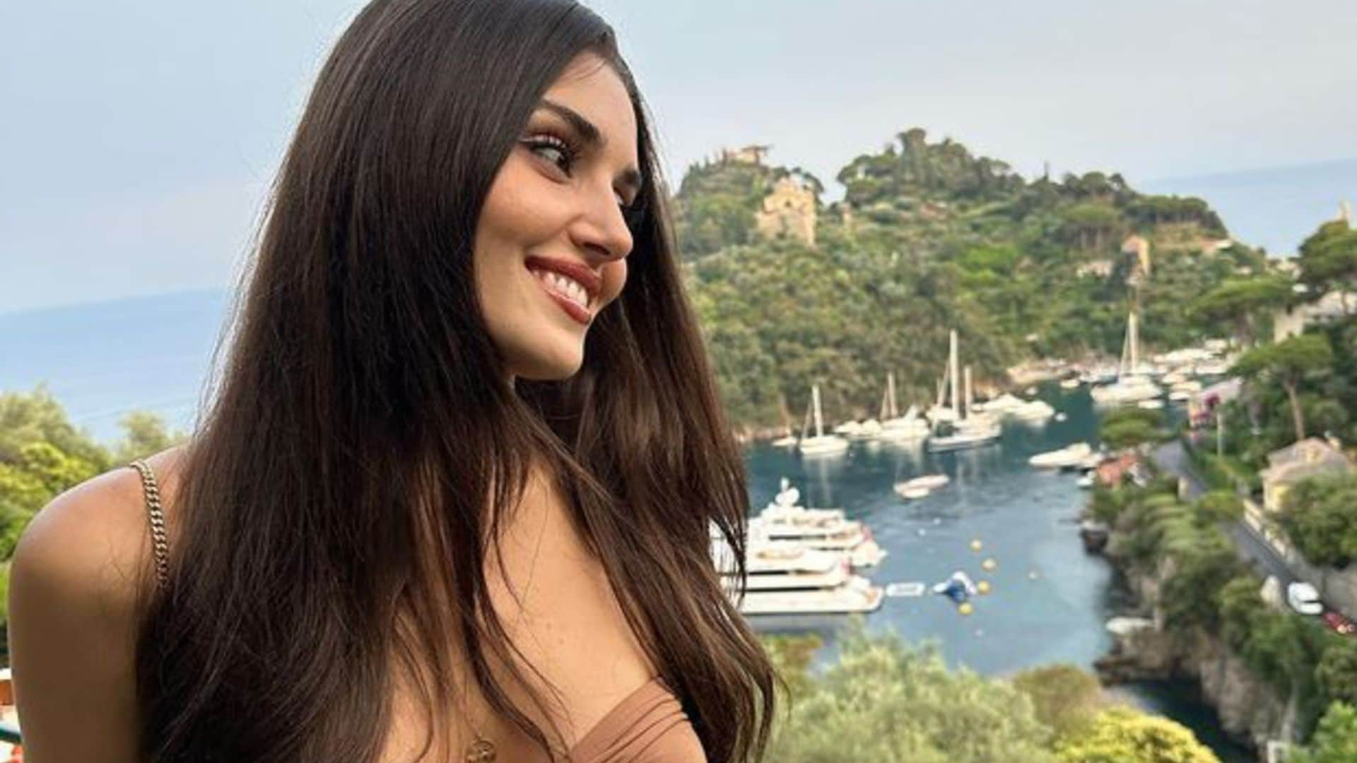 Descubrimos los planes de Hande Erçel durante las primeras vacaciones con su chico