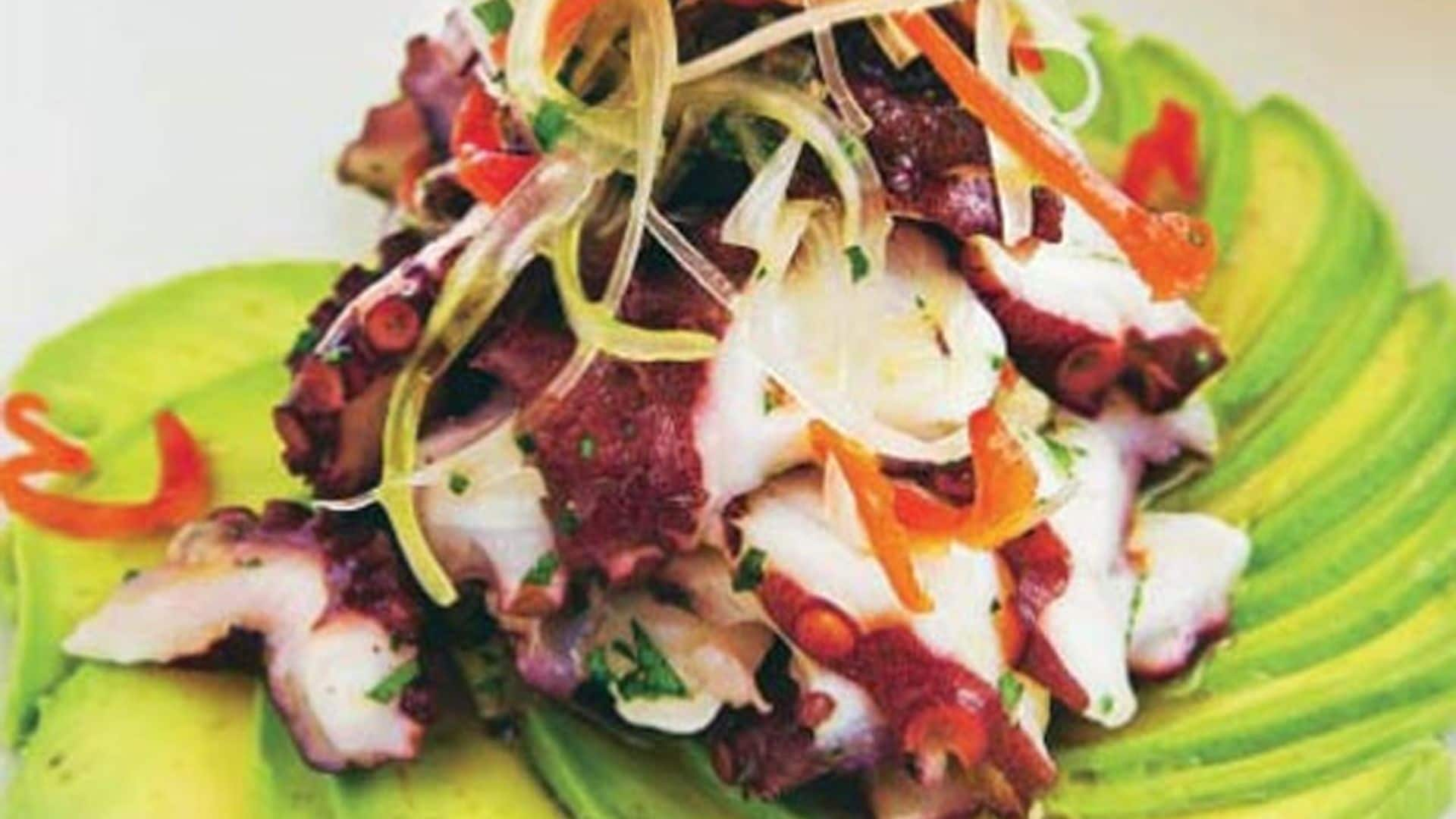 Ensalada de pulpo con aguacate y limón