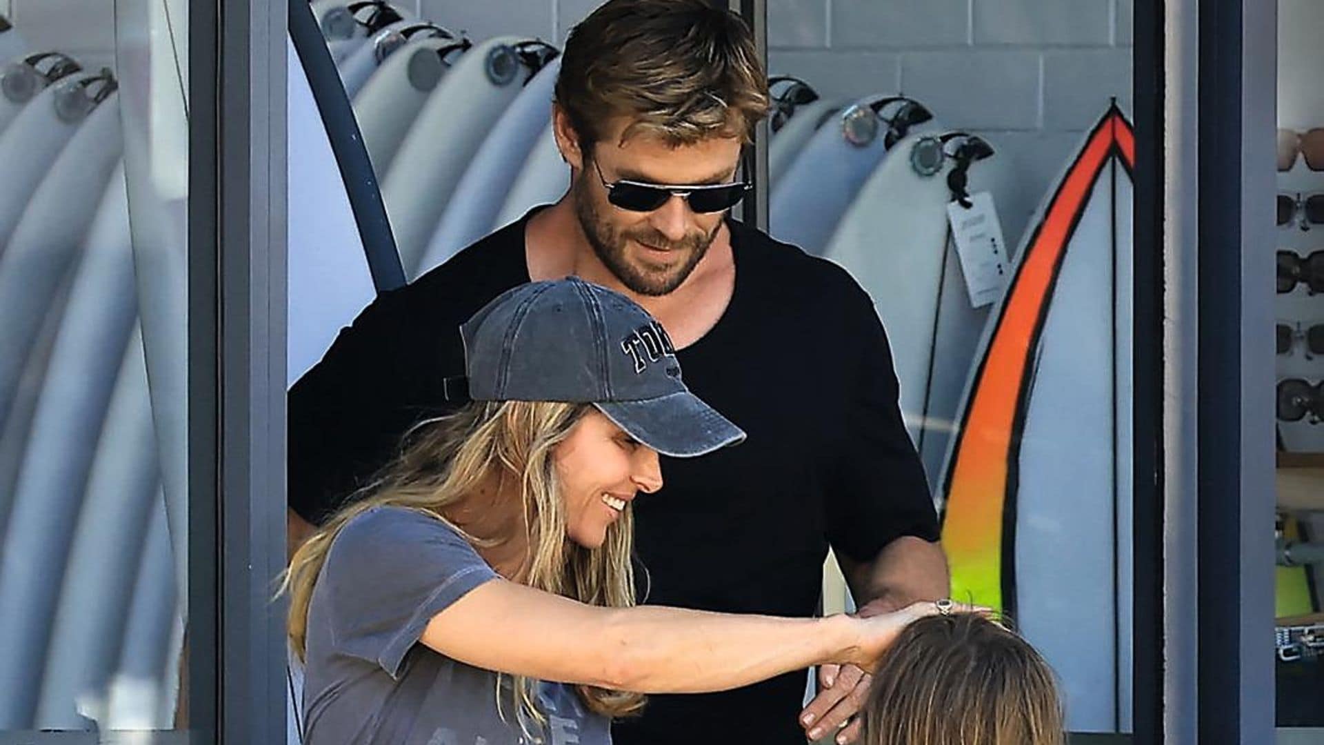 Elsa Pataky y Chris Hemsworth, una familia de rubios surferos