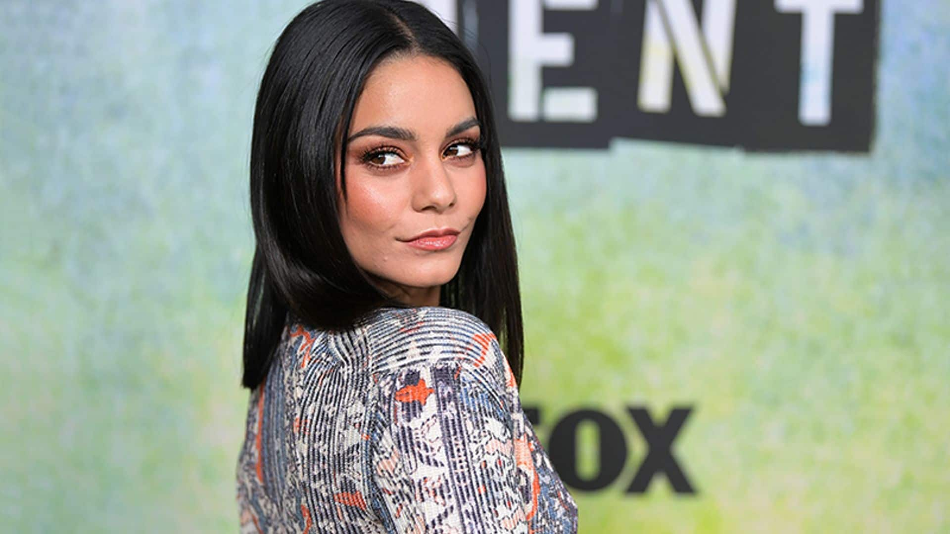 El 'Pataky' de Vanessa Hudgens y otros trucos para parecer más alta en las fotos