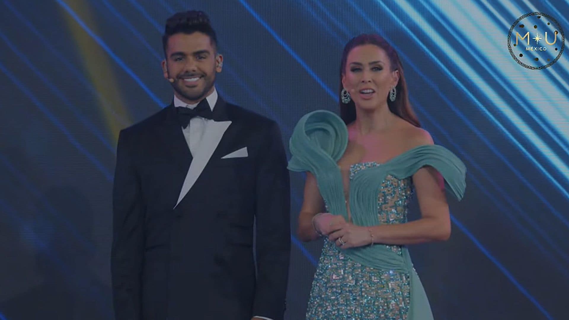 Carlos Adyan y Jacky Bracamontes en Miss Universe México