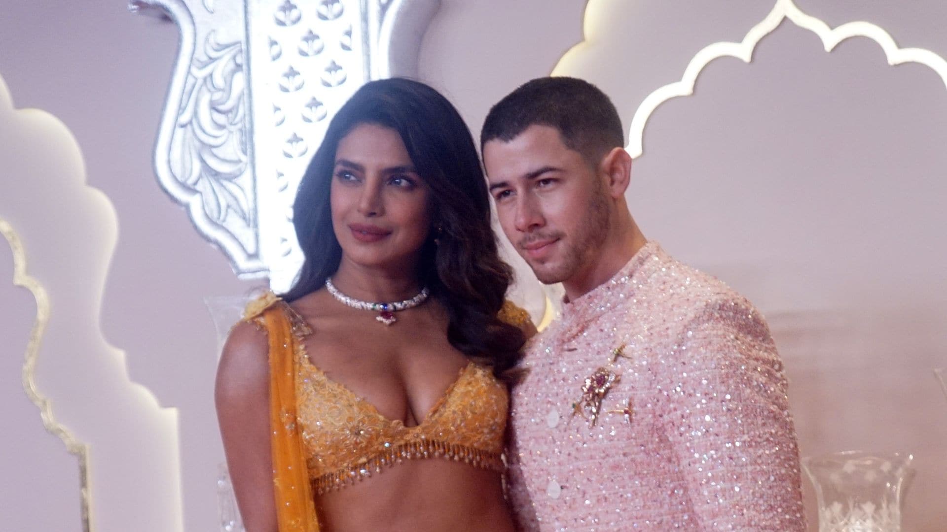 De Kim Kardashian a Priyanka Chopra: los mejores looks del enlace del heredero del hombre más rico de la India