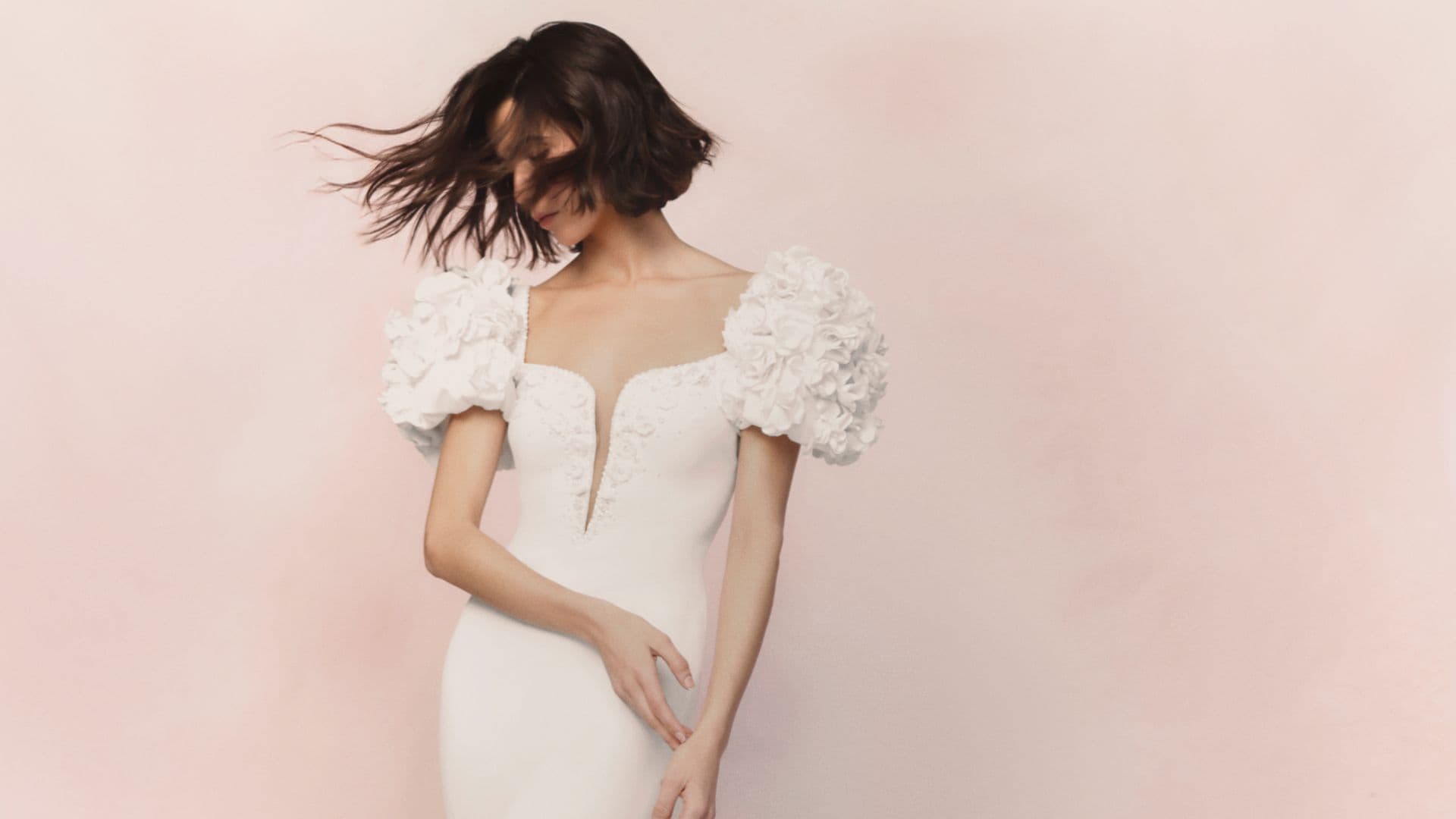 La nueva colección de Pronovias confirma que los vestidos de novia con flores serán tendencia este año