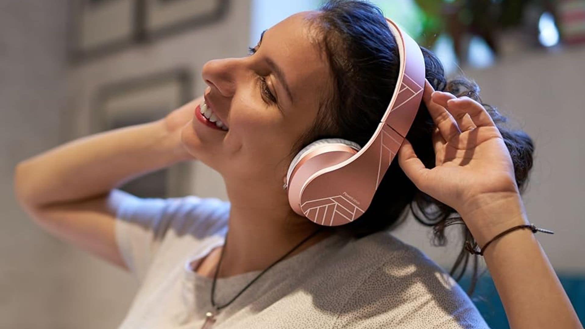 Los auriculares que enamoran a miles de usuarias cuestan menos de 30€