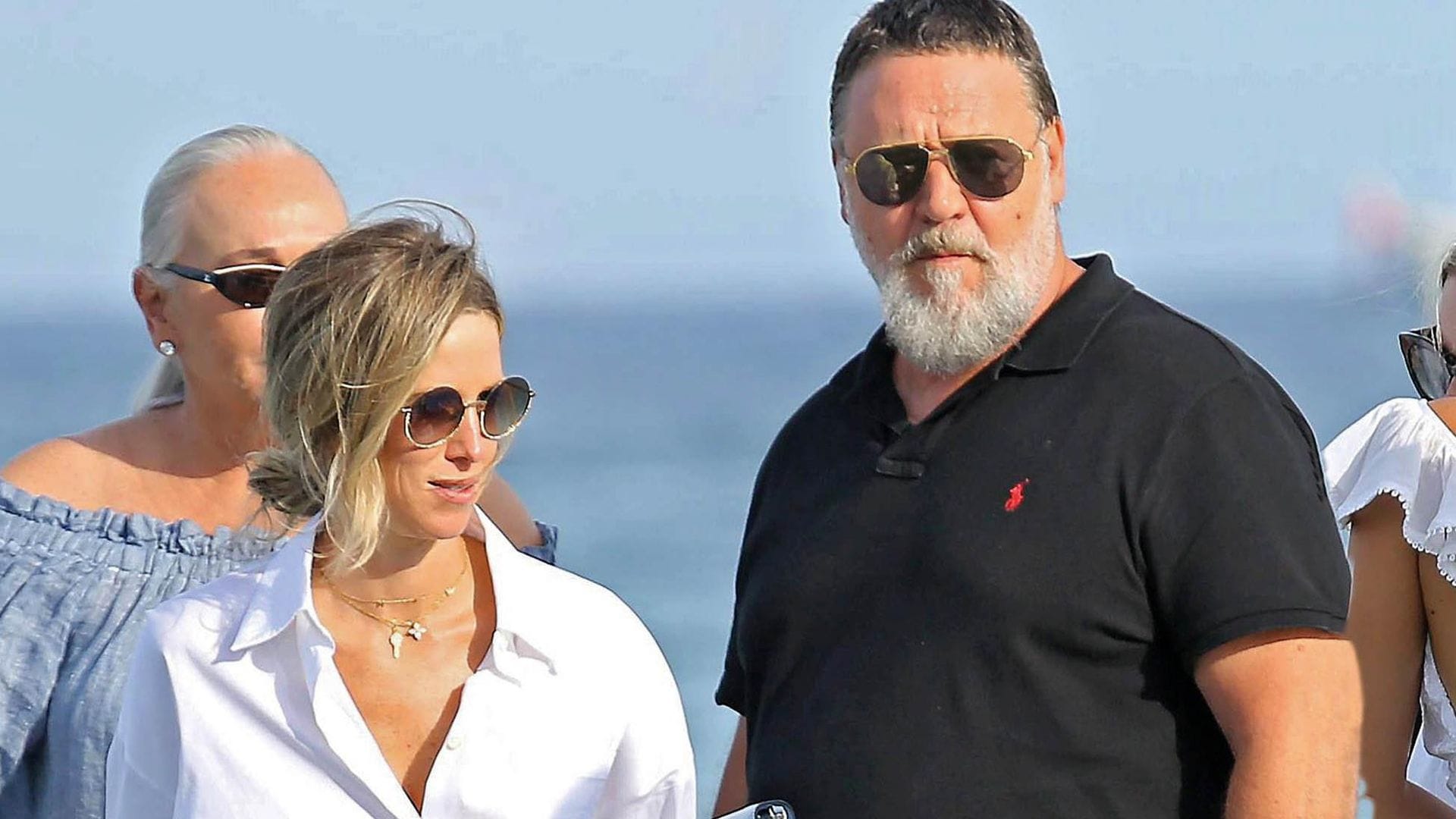 Russell Crowe ‘gladiador’ y perfecto caballero de su novia, Britney Theriot