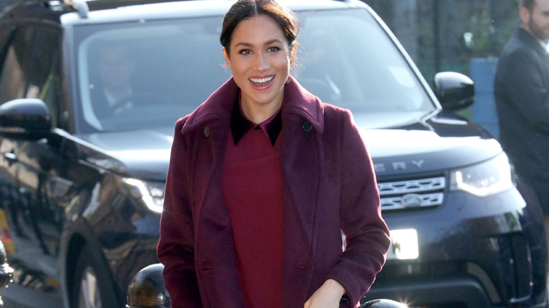 Meghan Markle se atreve con el vestido mini y reinventa su estilo premamá