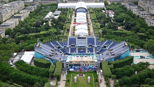 Vista aérea del Eiffel Tower Stadium, donde tendrá lugar la competición de voley playa en los Juegos Olímpicos de París