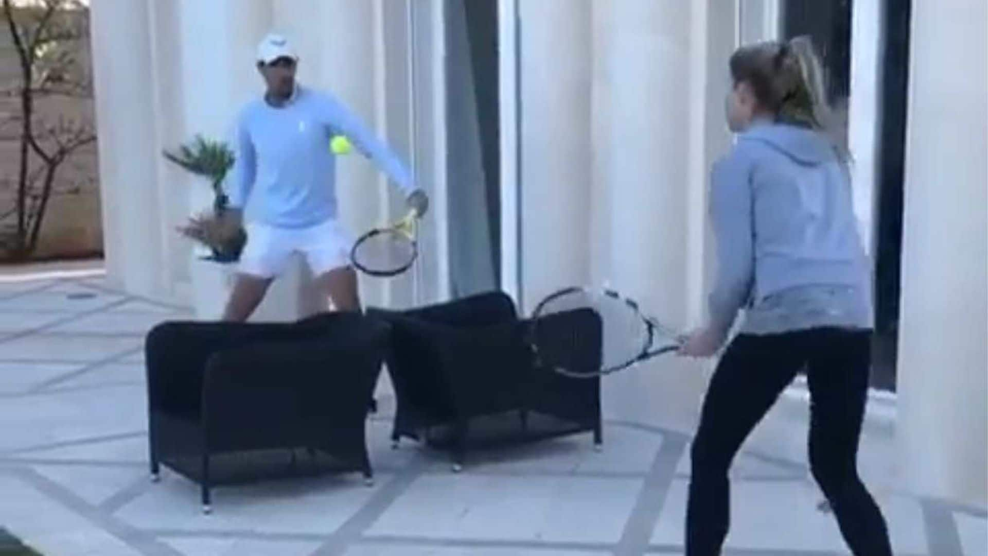 ¡La victoria queda en casa! El original partido de tenis entre Rafael Nadal y su hermana Maribel