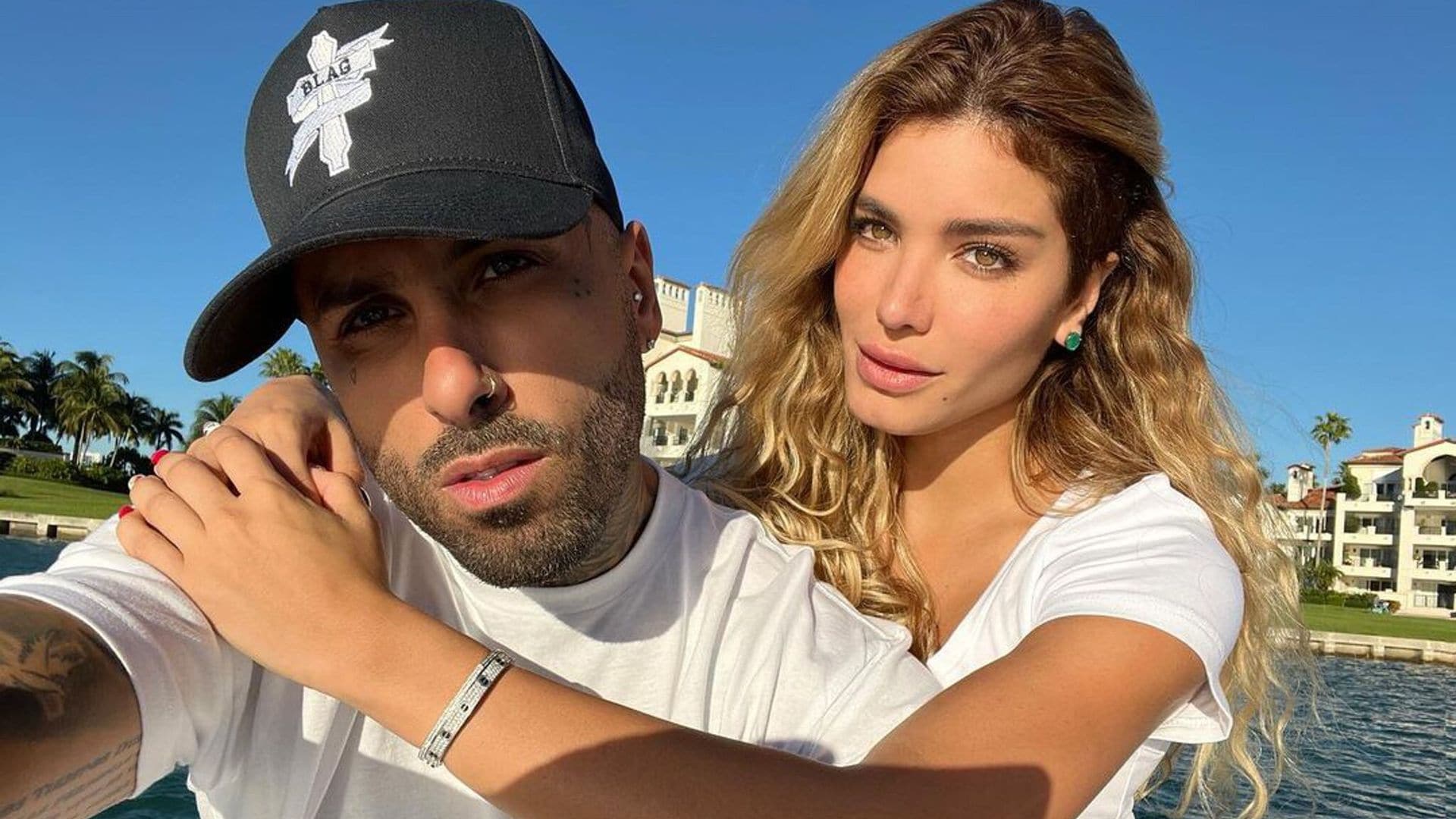 Nicky Jam y Genesis Aleska, un amor que inició con un emoji de corazón