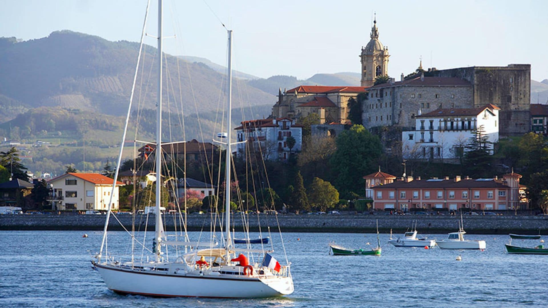 Hondarribia, un pueblo marinero para pasarse el verano junto al mar