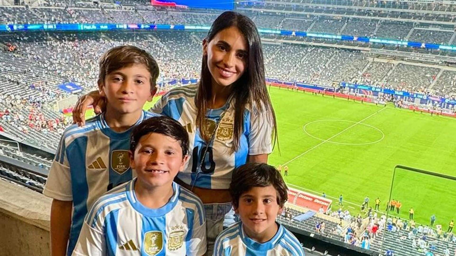 Antonela Rocuzzo, mujer de Leo Messi, junto a sus tres hijos