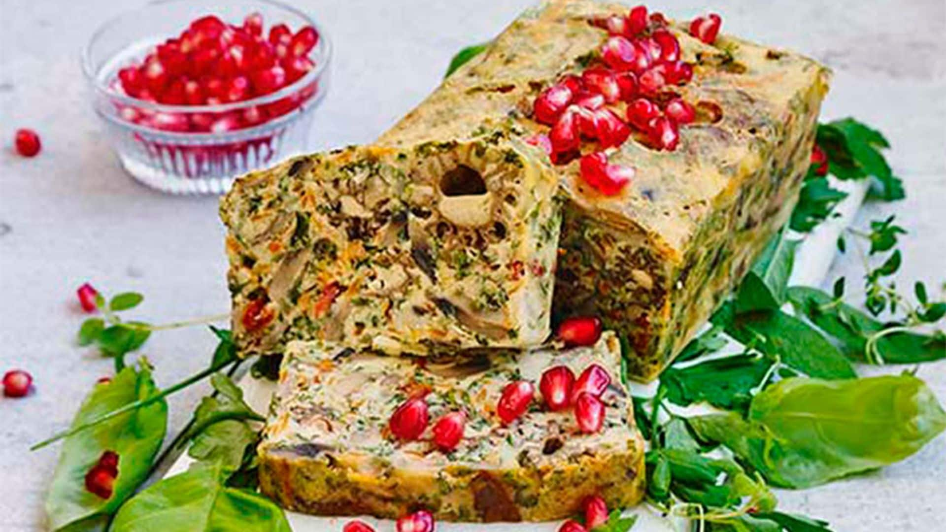 Terrina de champiñones, tomates secos y granada