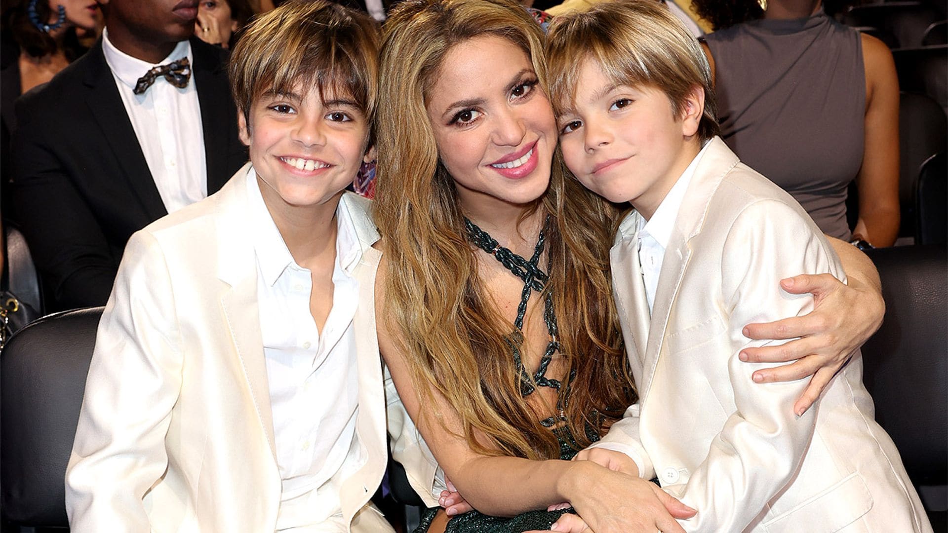 La gran noche de Shakira junto a sus hijos en los Grammy Latinos: lanza una promesa y se despide de su pasado