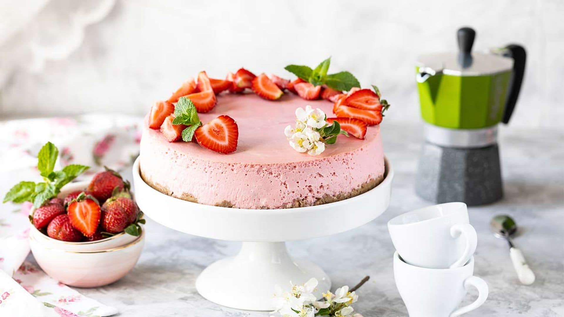 Tarta de mousse de fresa