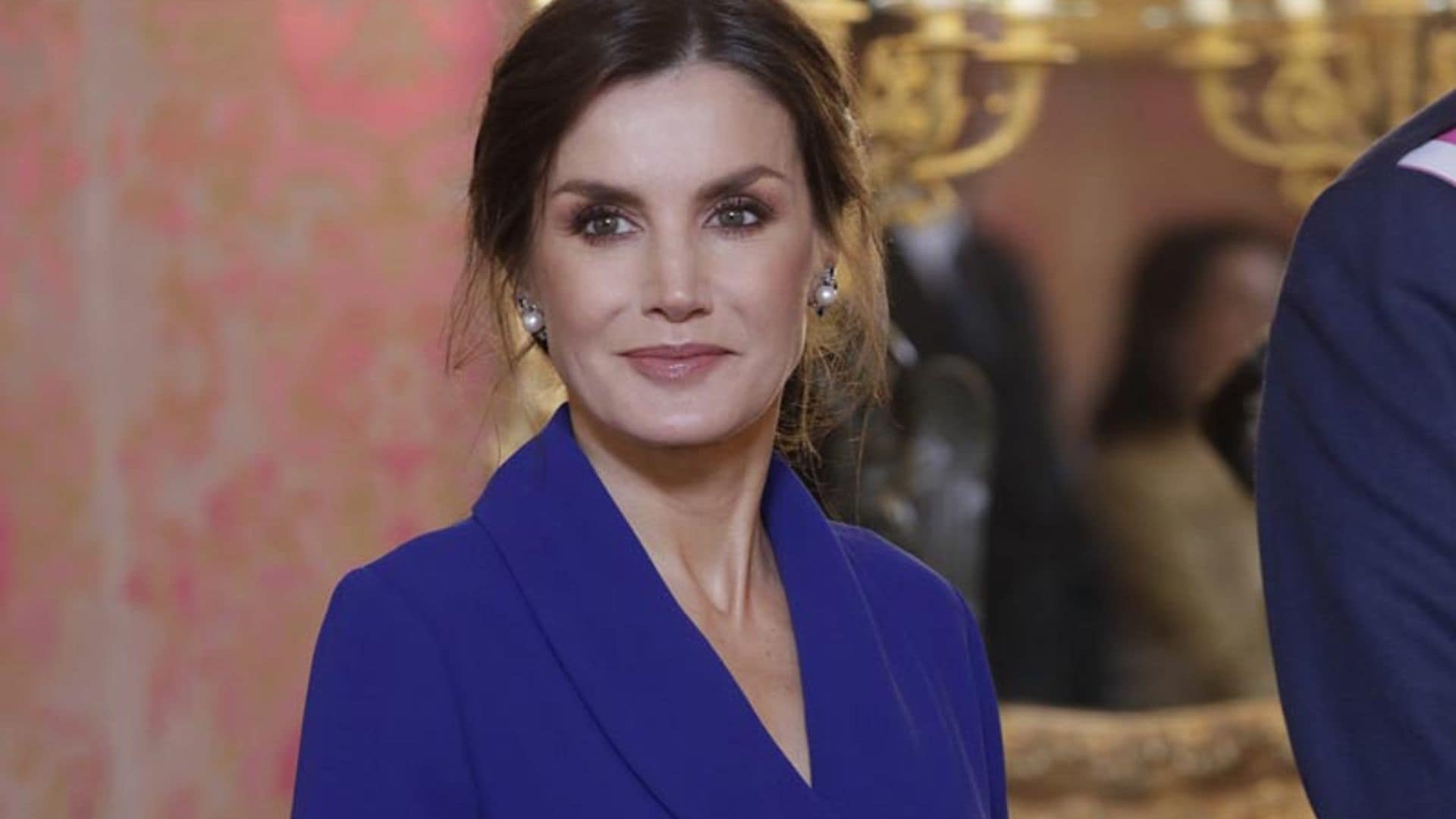 Doña Letizia estrena década con un excepcional diseño en la Pascua Militar