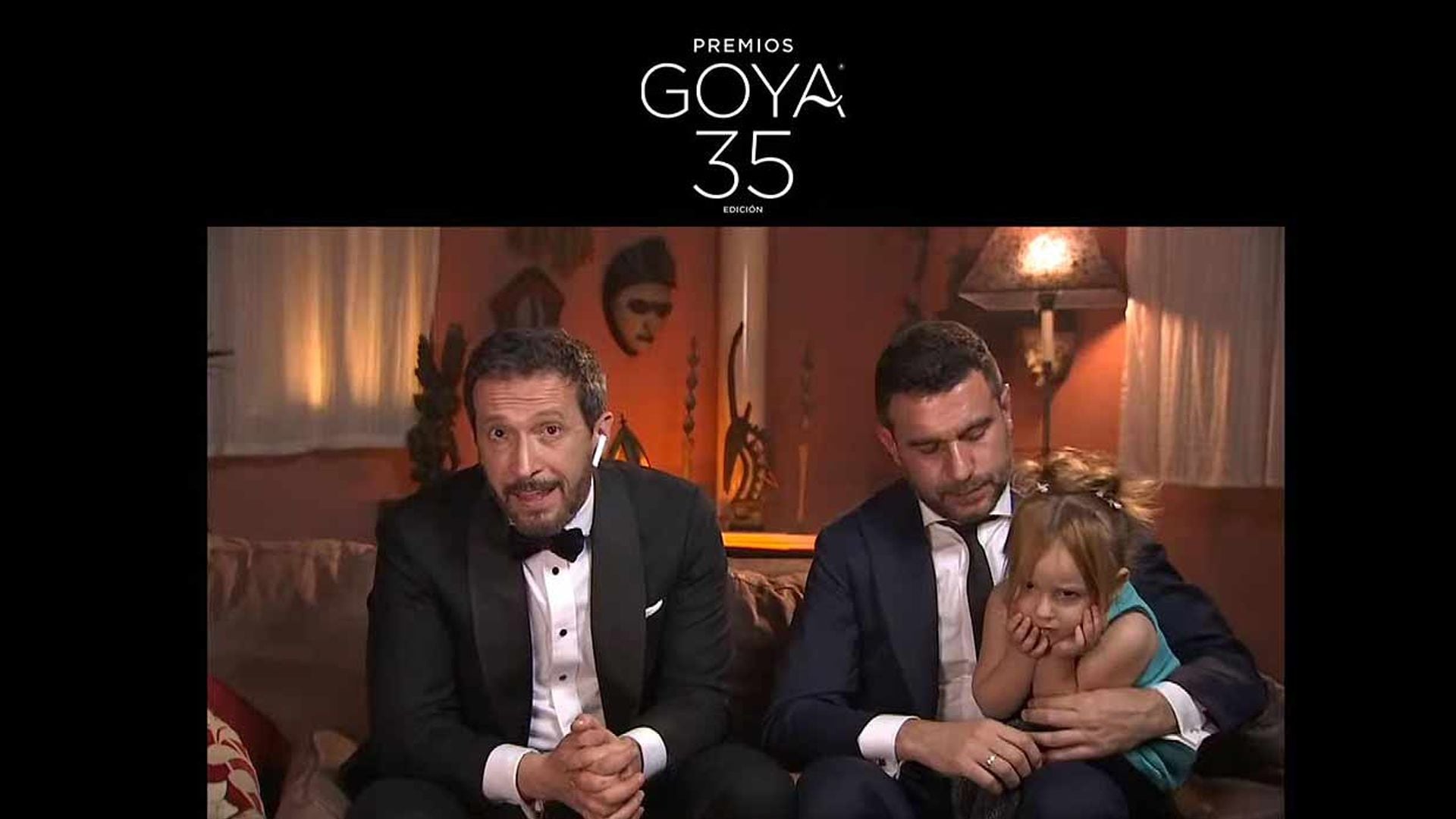 La hija de Salvador Calvo, director de 'Adú', una simpática espontánea en los Goya