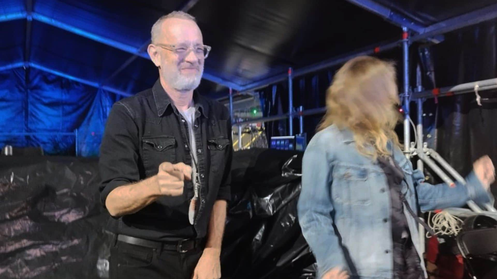 No te pierdas vídeo viral de Tom Hanks cantando y bailando junto a su mujer en el concierto de Springsteen