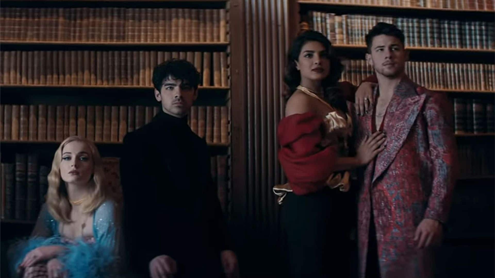 Los Jonas Brothers tienen un nuevo video ¡protagonizado por Priyanka Chopra y Sophie Turner!