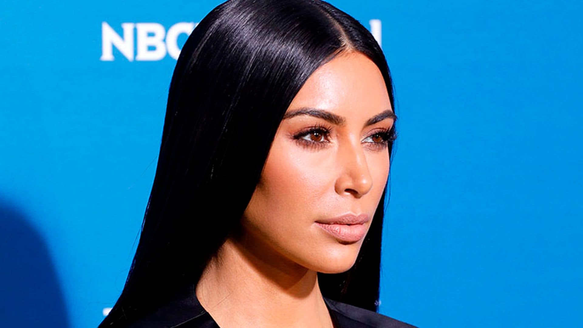 Lo ha vuelto a hacer: Kim Kardashian se tiñe de nuevo y estrena 'Blue Black'