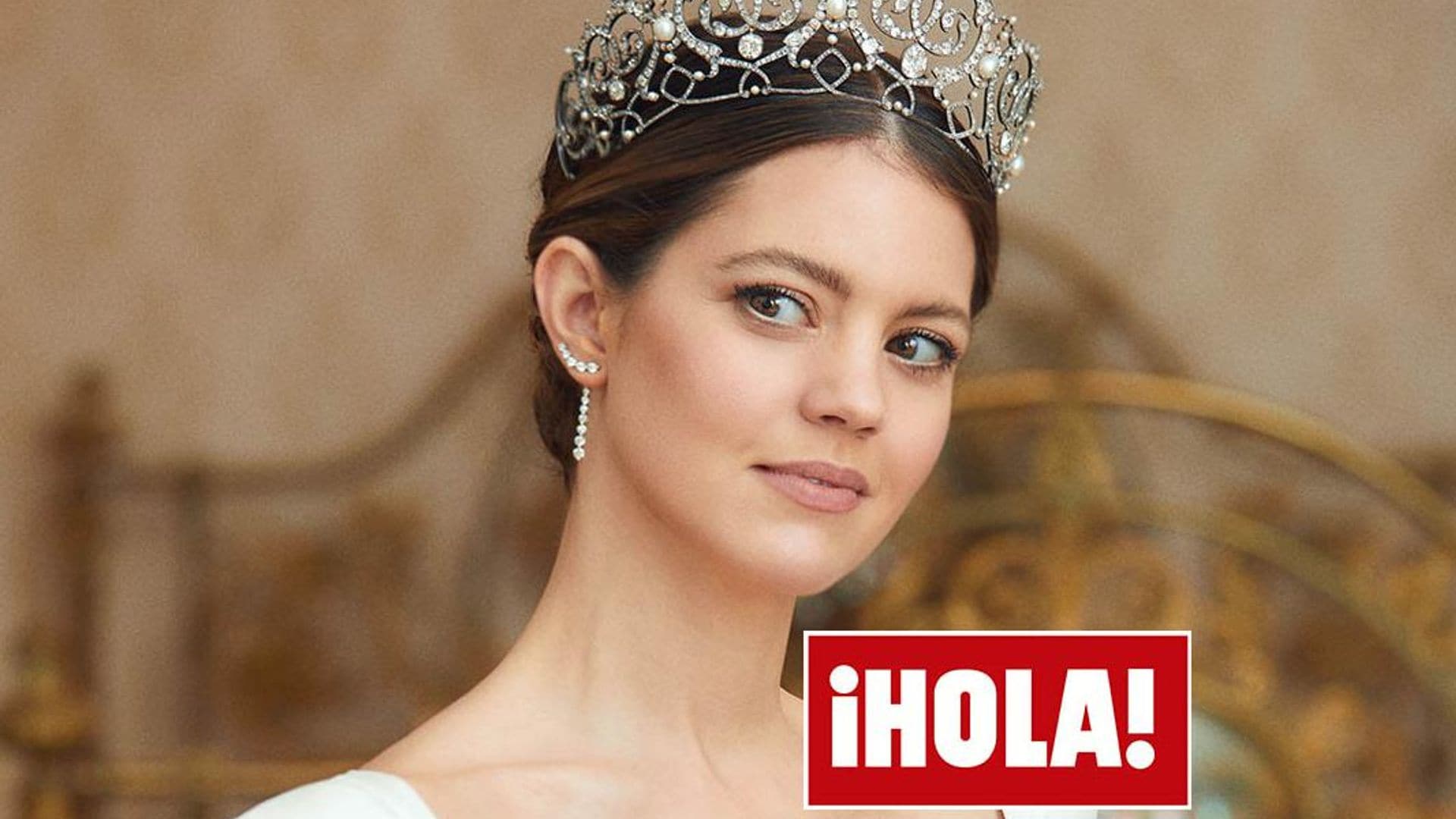 isabelle junot con tiara hola plus