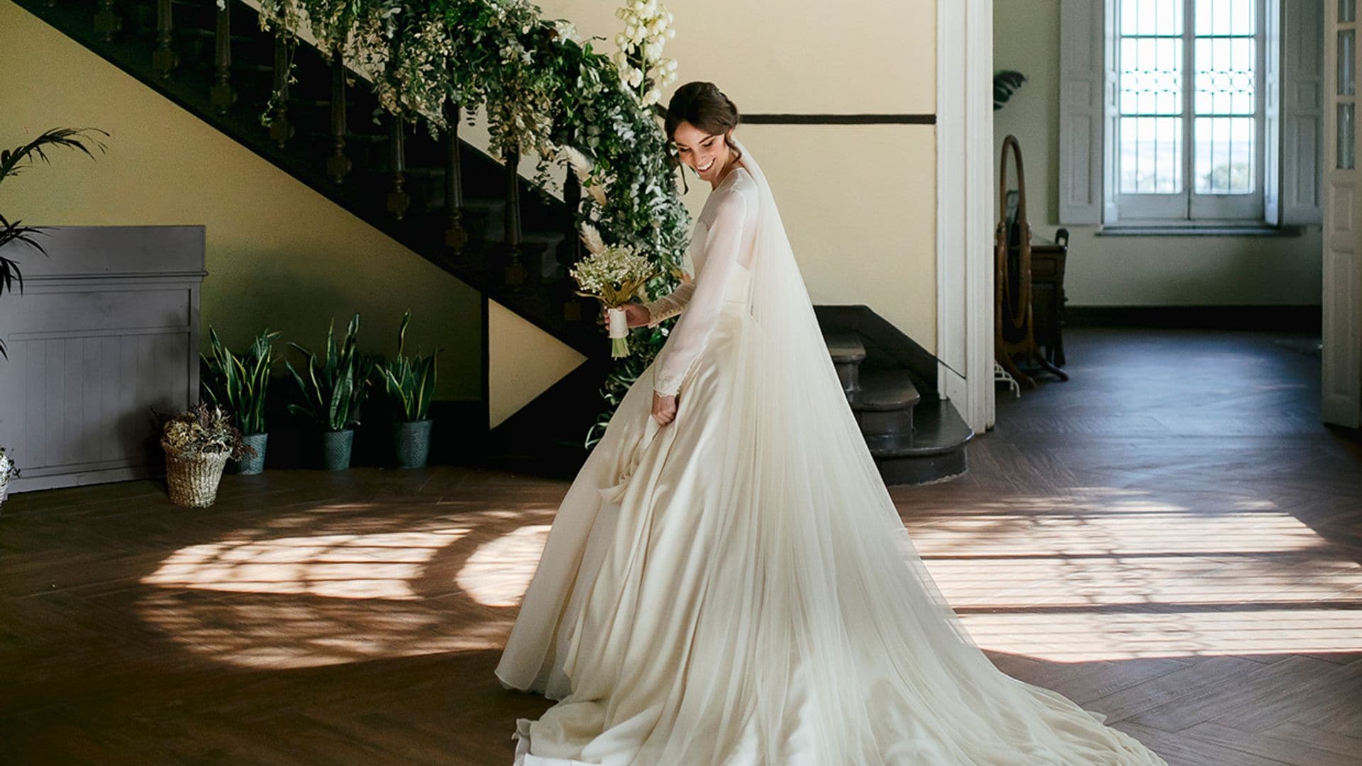 La boda de Anaïs en El Escorial, la novia de estilo princesa que se inspiró en Versalles